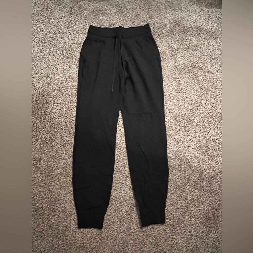 Women’s Lululemon joggers